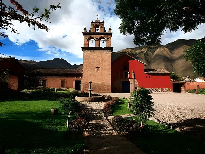 Exterior & Views