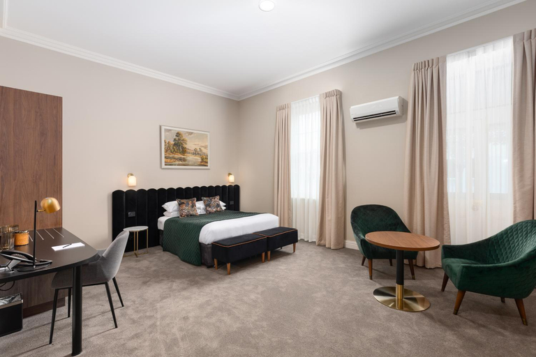 Others 5, Mount Gambier Hotel, Mount Gambier