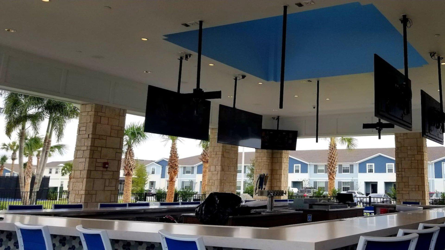 Food & Drinks 5, Spacious Home: Private Pool & Resort Access, Polk