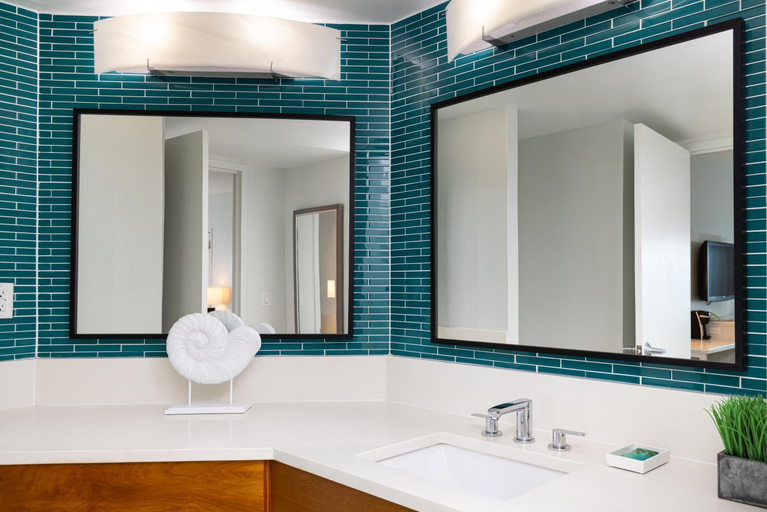 Bathroom 5, Ocean Place Resort & Spa, Monmouth