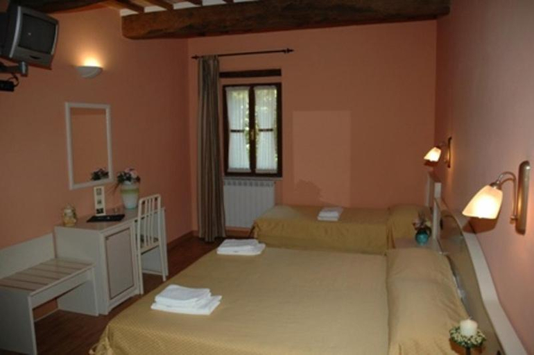 Others 5, Albergo Montenerone, Pesaro E Urbino