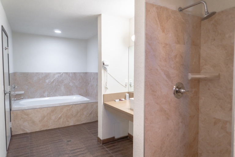 Others 5, Maywood Inn, Los Angeles