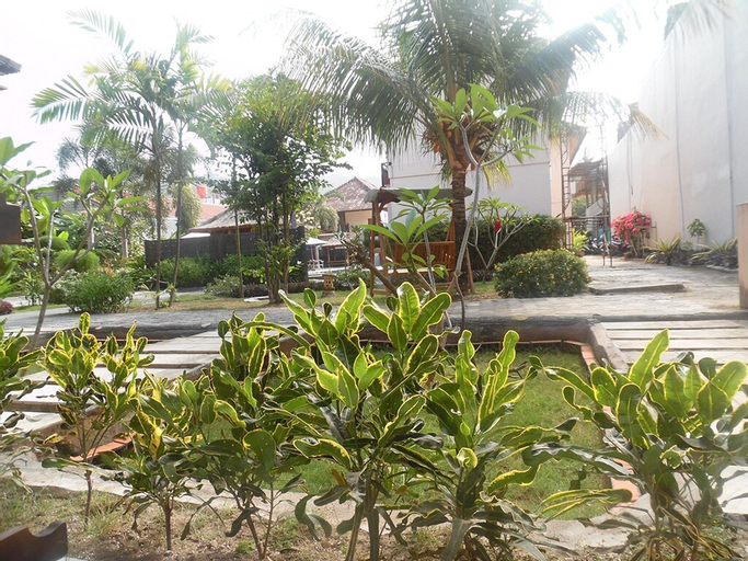 Exterior & Views 8