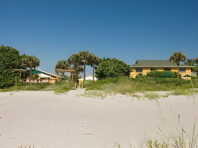 Exterior & Views 1, Beach Place Guesthouses, Brevard
