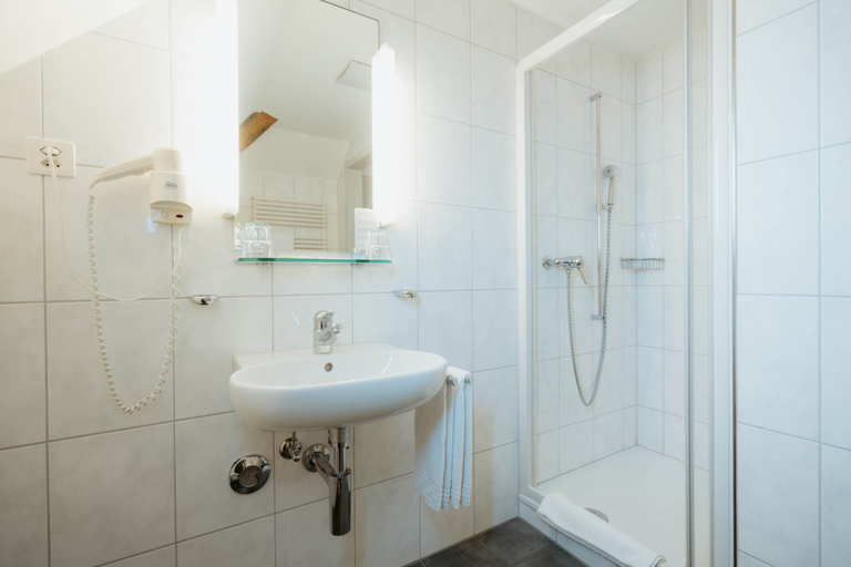 Bathroom 3, Parkhotel Schwert - Self-Check-in, See-Gaster