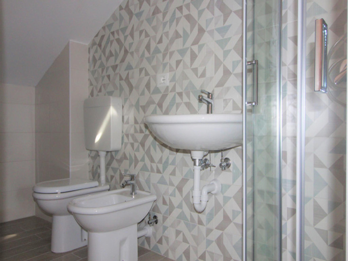 Bathroom 4, Row house with private garden in pretty residence with swimming pool, Udine