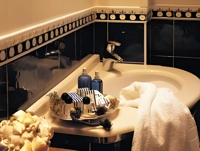 Bathroom 5, Hotel Maestrale, Rimini