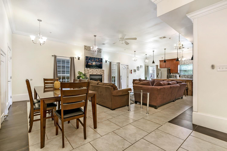 Others 3, Urban Condos with Spacious Rooms & Amenities, Orleans