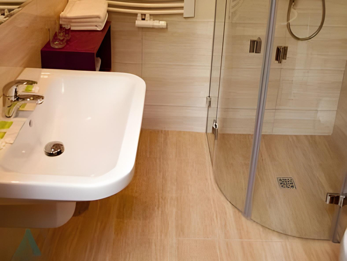 Bathroom 3, Hotel Vis a Vis Lancut, Łańcut