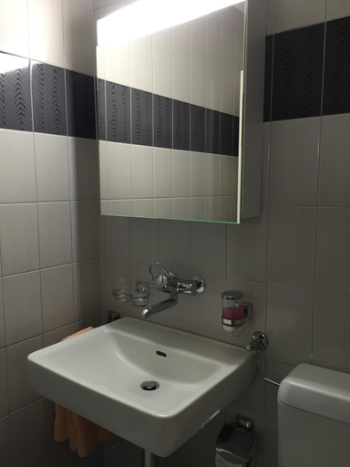 Bathroom, Hotel Bahnhof, Wil