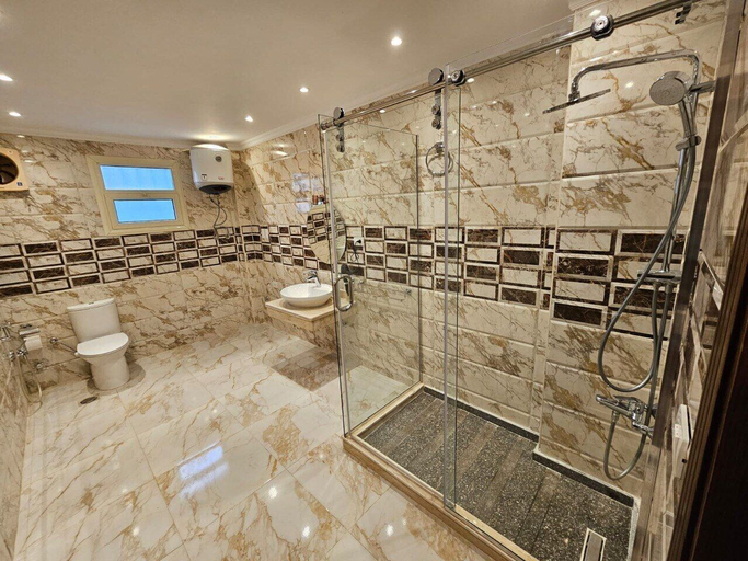 Bathroom 3, pyramids boutique, Al-Ahram