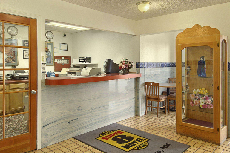 Public Area, Super 8 by Wyndham Gallup, McKinley