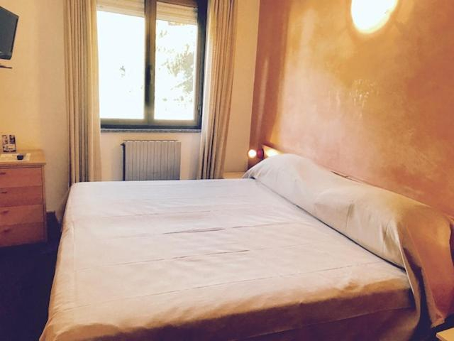 Bedroom 2, Hotel 2 Magnolie, Brescia