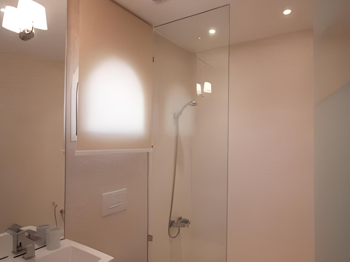 Bathroom 3, Riad Zyo, Rabat