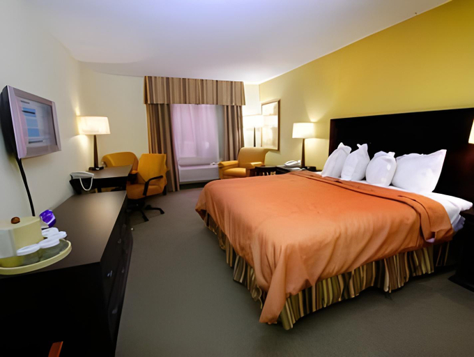 Bedroom 3, Holiday Inn Edison at Midtown By IHG, Lee