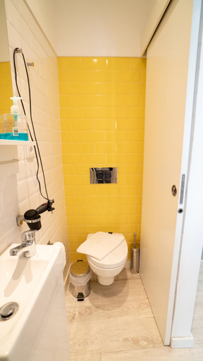 Bathroom 3, Sao Lazaro Lisbon Apartments, Lisbon