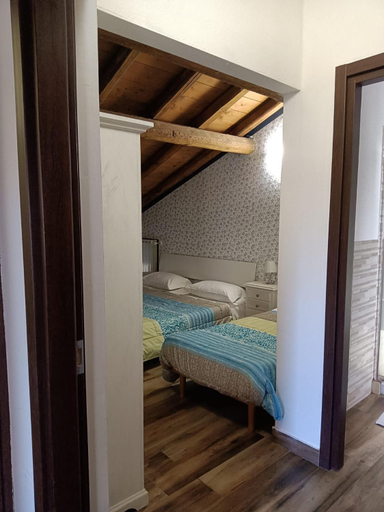 Bedroom 2, Agriturismo Helianthus, Novara