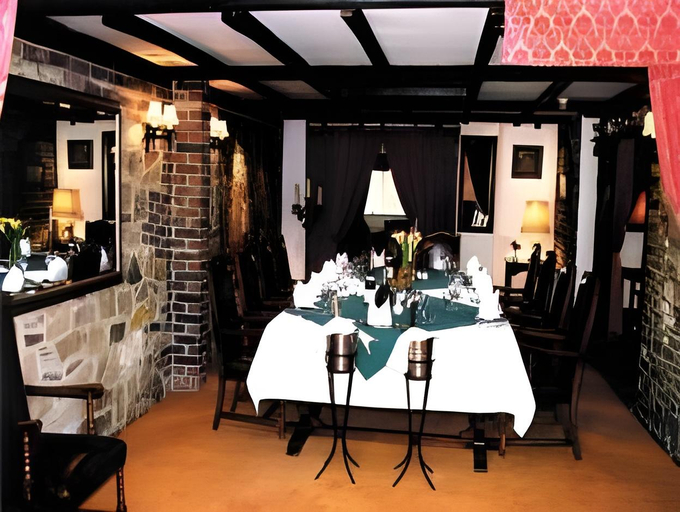 Food & Drinks 3, Random Hall Hotel, West Sussex