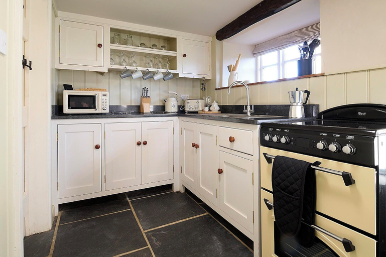 Others 4, Church Cottage, Devon