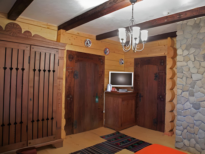 Bedroom 2, Koruna, Nadvirnians'kyi