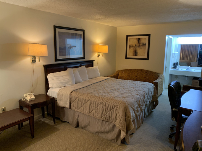 Bedroom 3, Travelers Inn, Lowndes