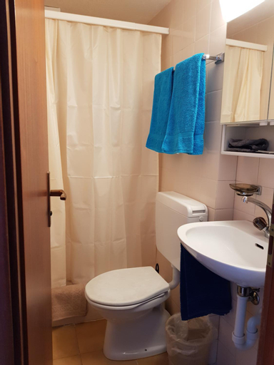 Bathroom 4