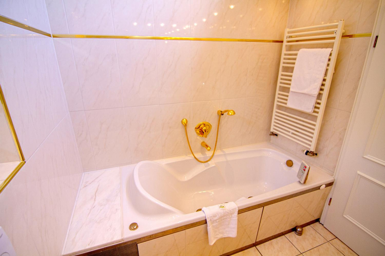Bathroom 6
