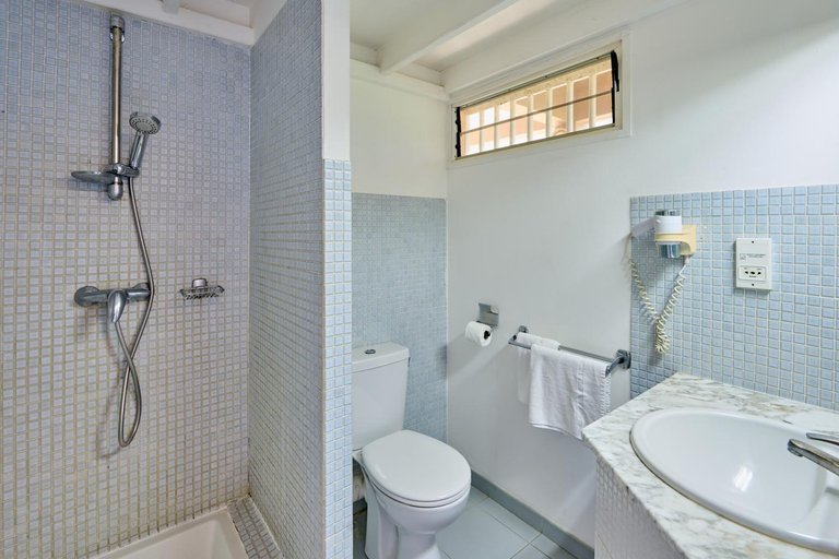 Bathroom, Diamant Beach, Le Diamant