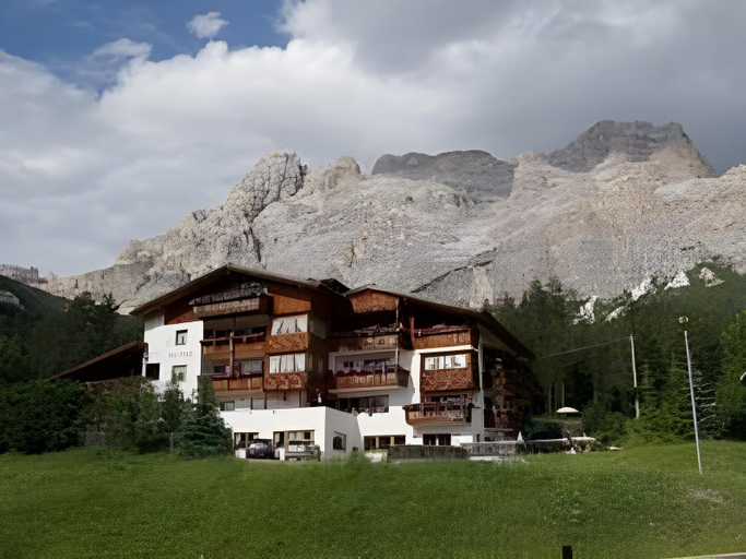 Exterior & Views 1, Hotel Ciasa Ai Pini, Bolzano