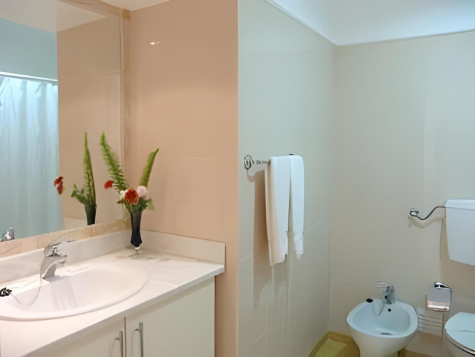 Bathroom 5, Albufeira Sol Hotel & Spa, Albufeira