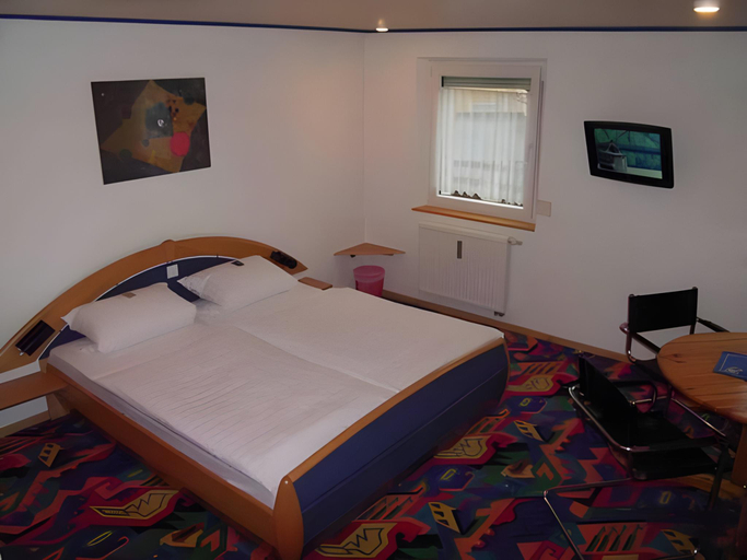 Bedroom 4, Smile Hotel, Nürnberg