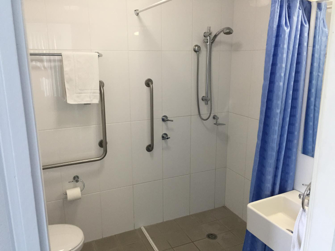 Bathroom 3, Aquarius Apartments Mollymook, Shoalhaven - Pt B