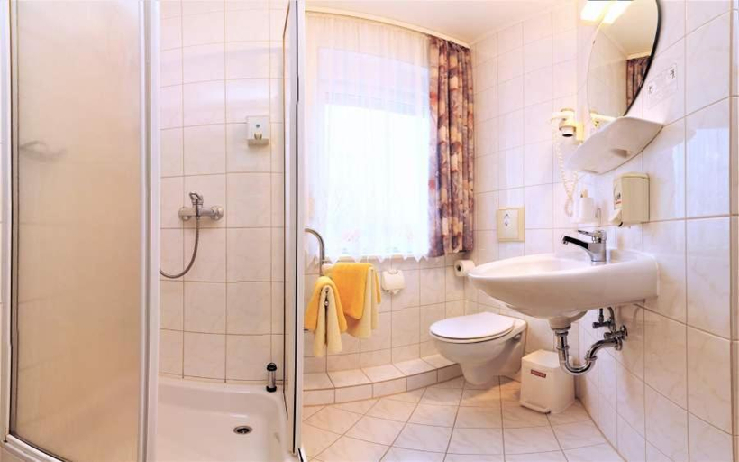 Bathroom 3, Hotel Garden, Bautzen