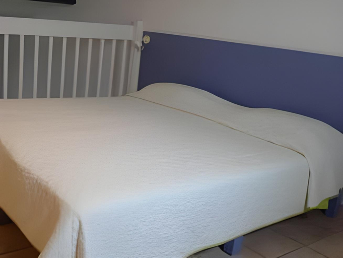 Bedroom 2, Hotel Le Leukos, Aude