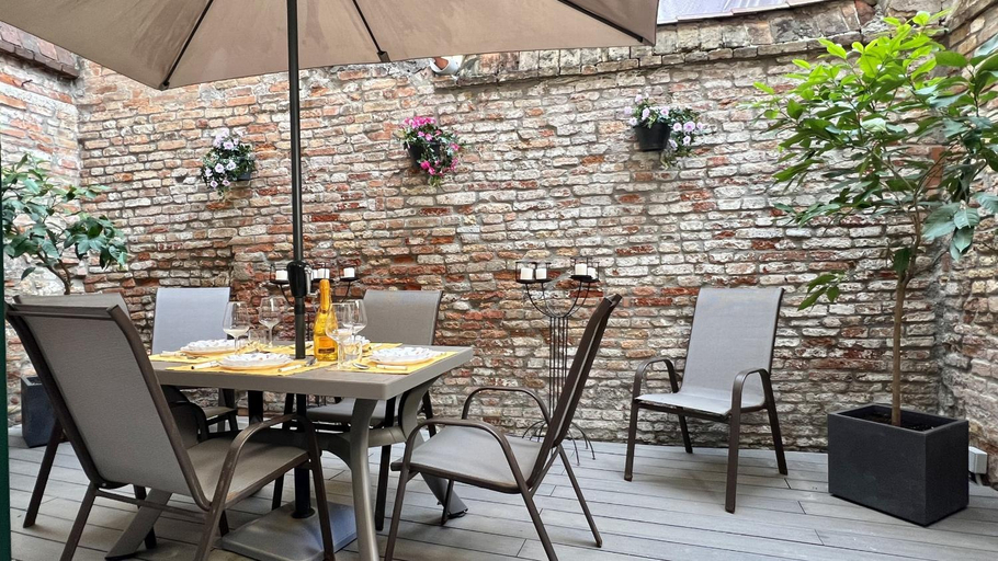 Food & Drinks 4, City Apartments Biennale, Venezia