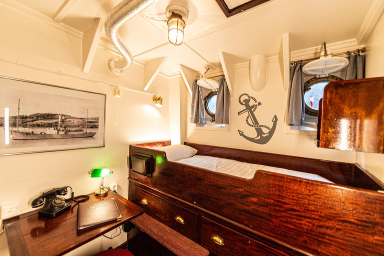 Bedroom 3, Das Feuerschiff, Hamburg