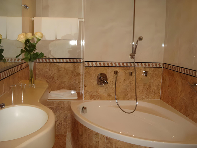 Bathroom 2, Hotel Ross, Schweinfurt