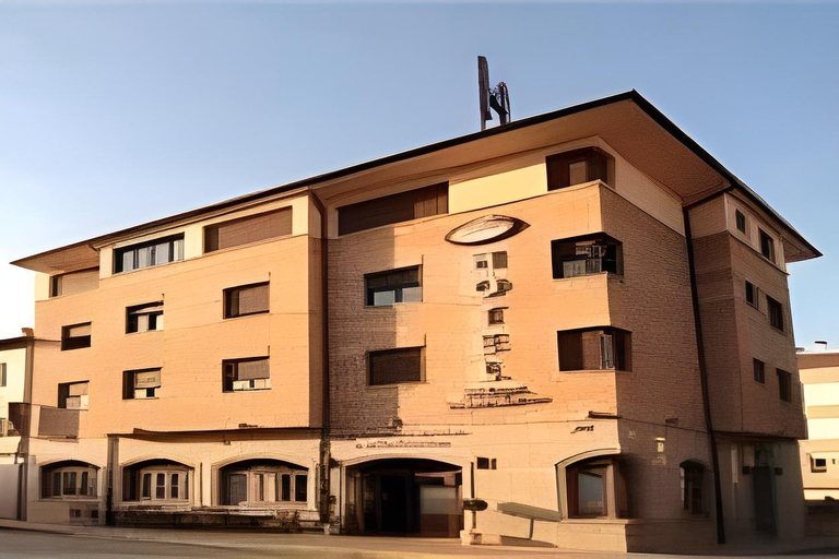 Exterior view, Hotel Rivera del Duero, Soria