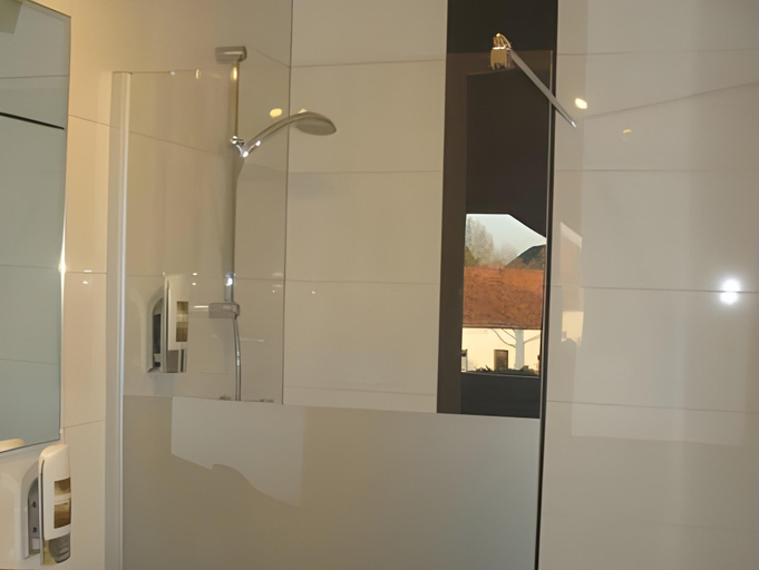 Bathroom 3, Hotel Restaurant Roerdalen, Ambt Montfort