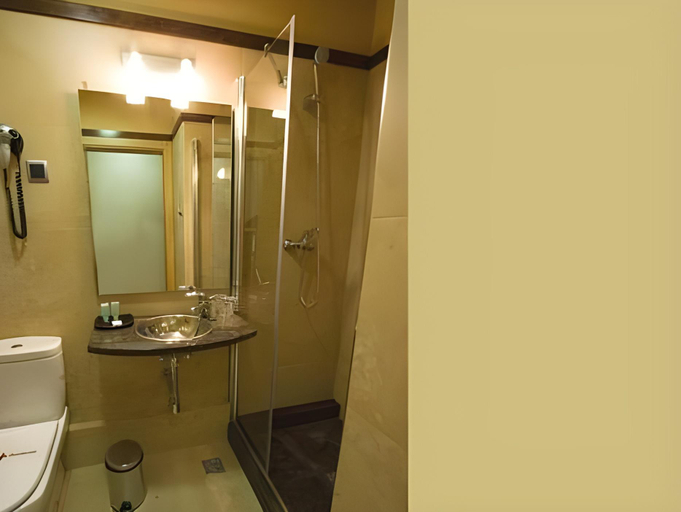 Bathroom 4, Windsor Puerta del Sol, Madrid
