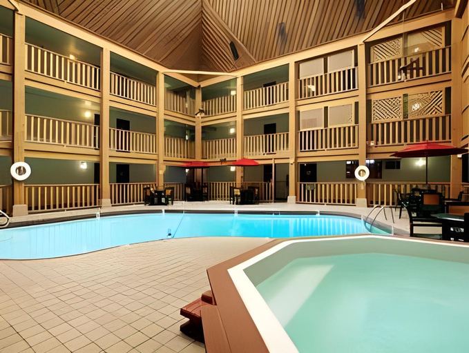 Sport & Beauty, Fairbridge Inn And Suites, Lawrence