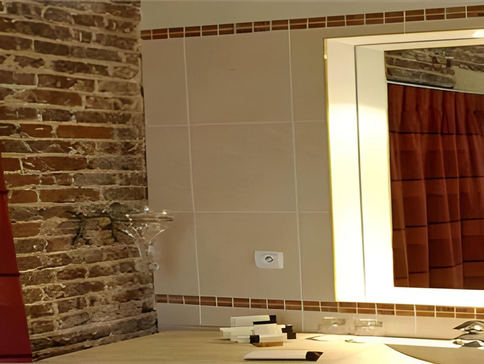 Bathroom 3, Chateau-Hotel De Belmesnil, Seine-Maritime