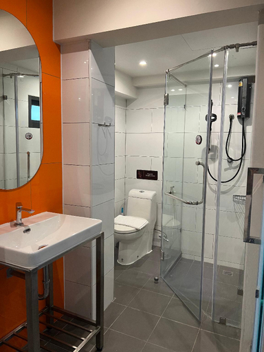 Bathroom 28