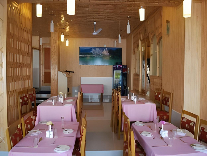 Food & Drinks 5, Hotel The Kaisar, Srinagar