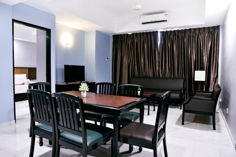 Dining Room 4