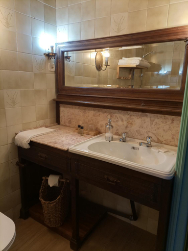 Bathroom, Paço de São Cipriano, Braga