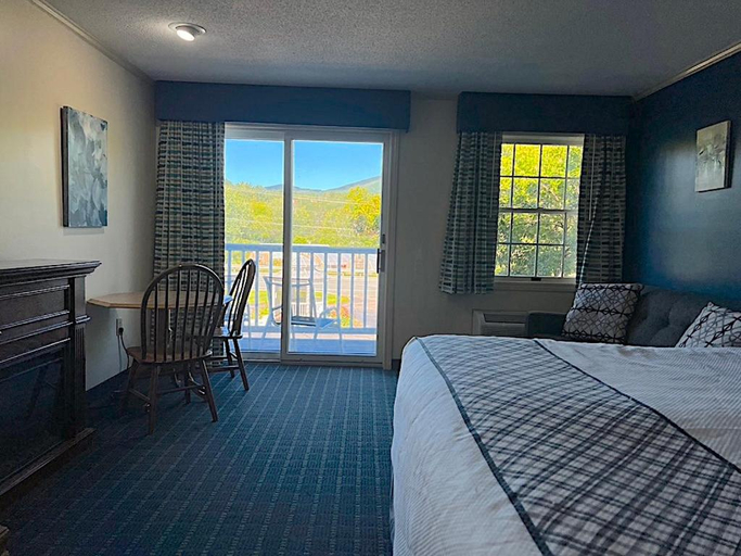 Bedroom 3, The Lodge At Jackson Village, Carroll