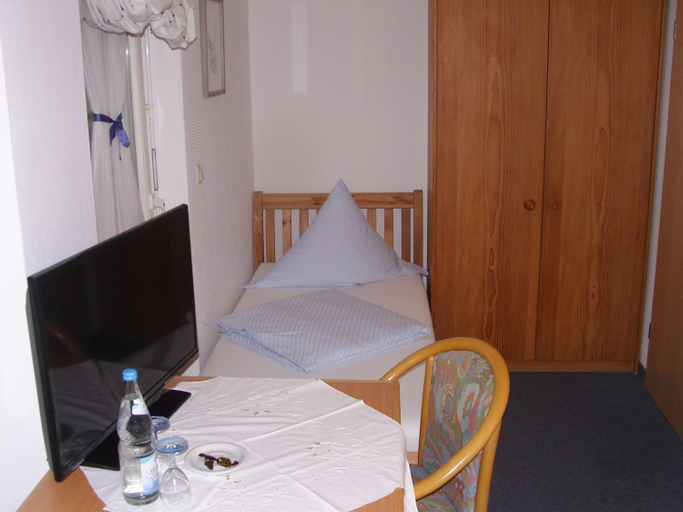 Bedroom 4, Hotel Garni Lohr, Dingolfing-Landau