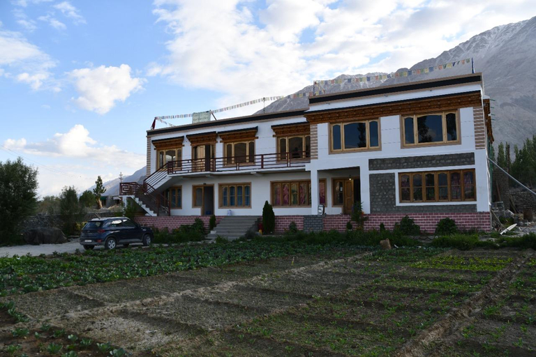 Others 4, Skayil Guest House, Leh