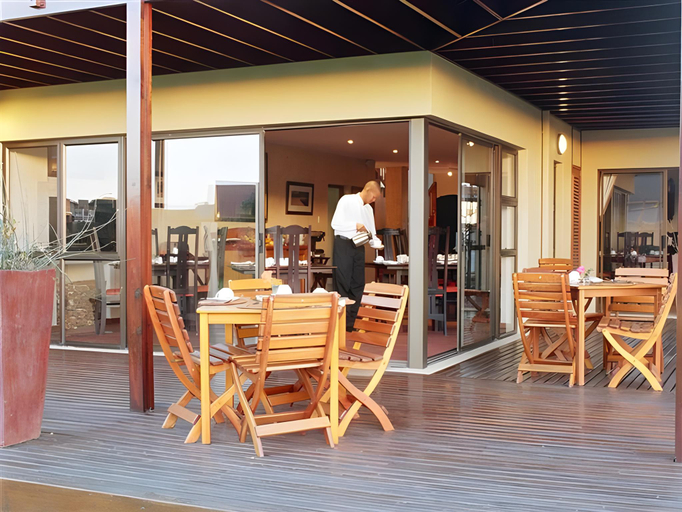 Food & Drinks 4, Super Tubes Guesthouse, Cacadu